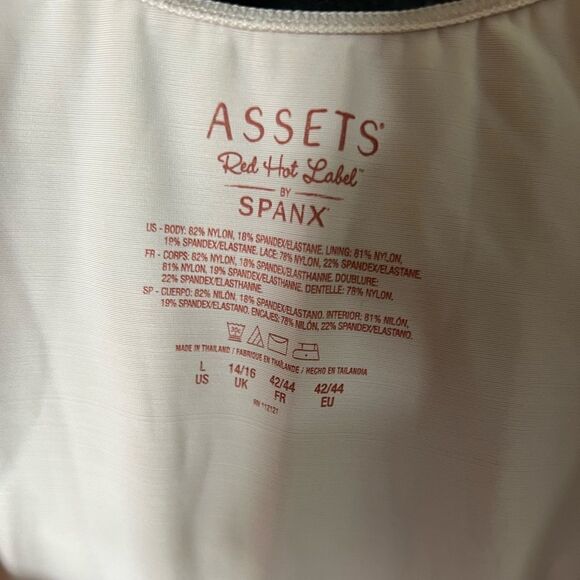 ASSESTS SPANX TANK TOP - Picture 2 of 3